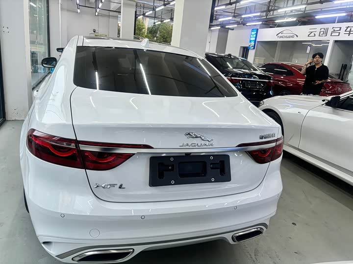 Land Rover Jaguar XFL