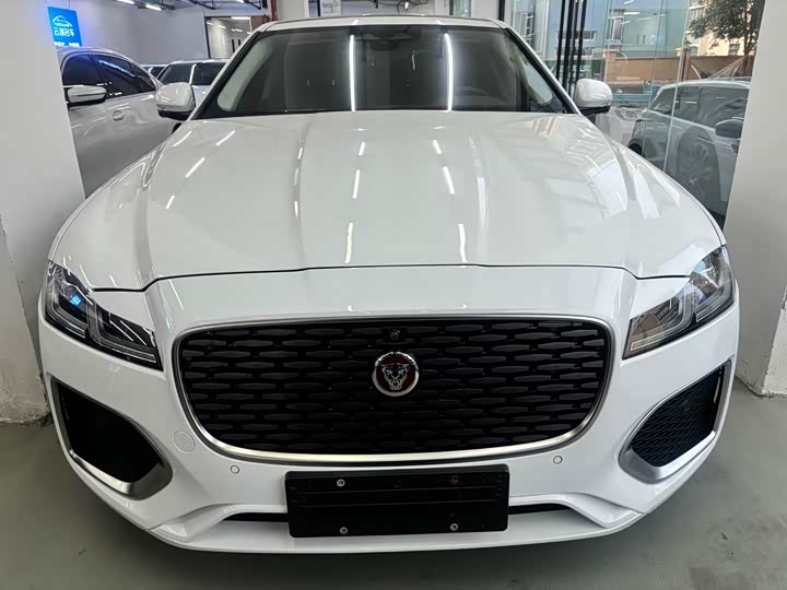 Land Rover Jaguar XFL