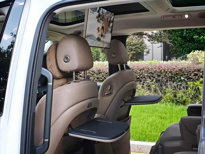 Li Auto MEGA Home Family Special Edition