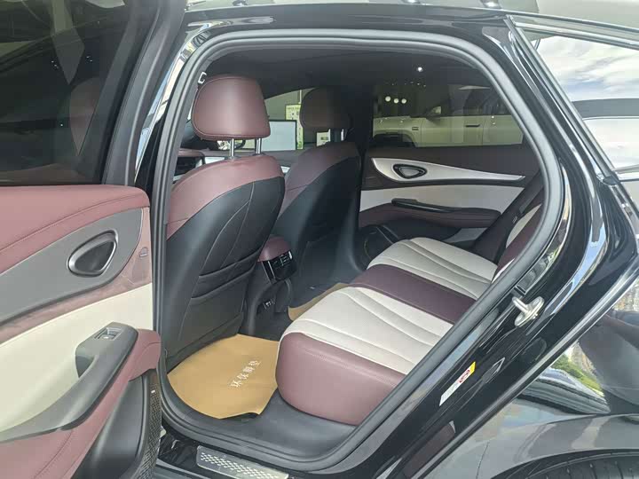 BYD Seal 07 DM-i