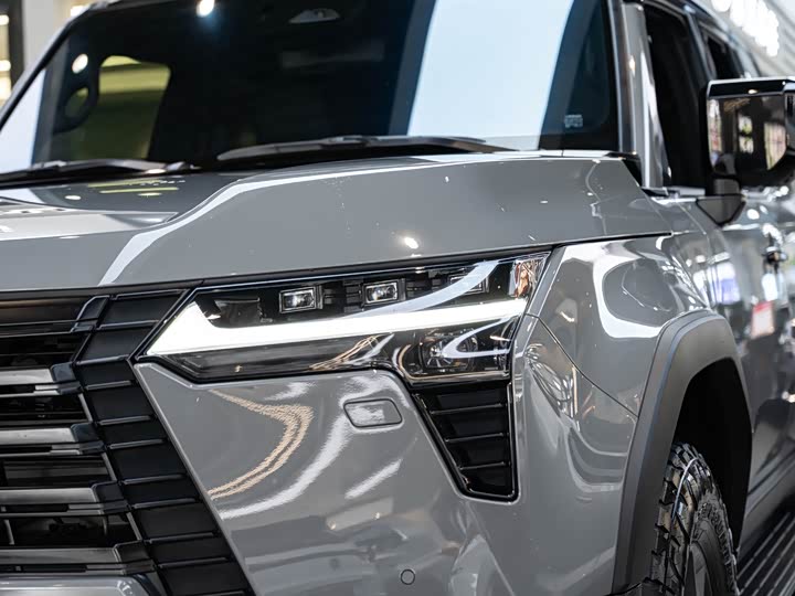 Lexus GX Pioneer
