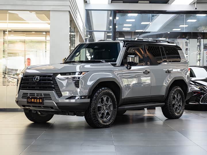Lexus GX Pioneer