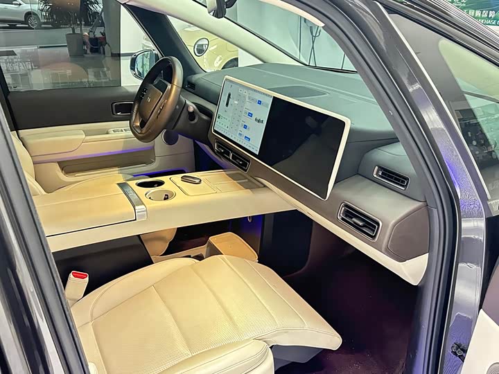 Li Auto (Lixiang) MEGA Ultra