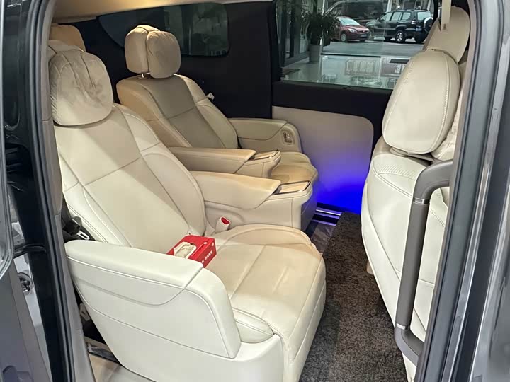 Li Auto (Lixiang) MEGA Ultra