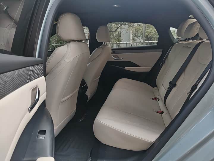 BYD Qin PLUS DM-i Smart Drive 120 km Chaoyue