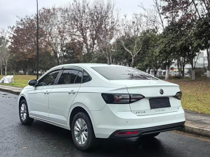 Volkswagen Lavida New Sharp 1.5 Outstanding New Yi