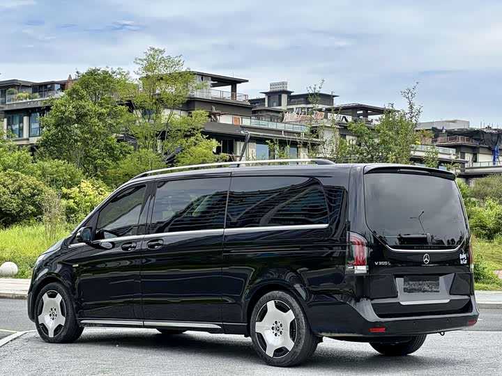Mercedes-Benz V-Class V 300 L LWB Luxury