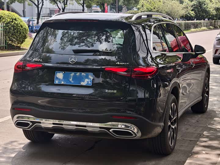 Mercedes-Benz GLC 260 L 4MATIC Dynamic 5-Seater