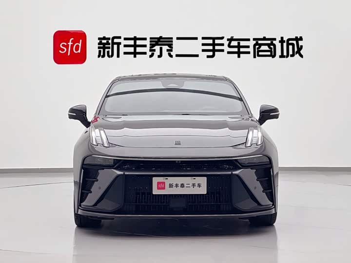 Lynk & Co 03