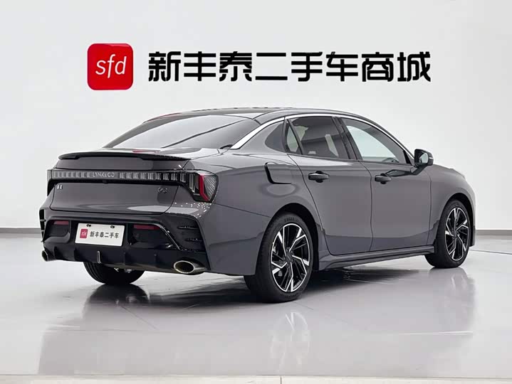Lynk & Co 03