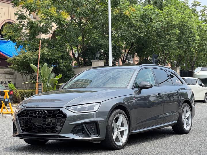 Audi A4 (Импорт) 2024 Avant 40 TFSI Sport