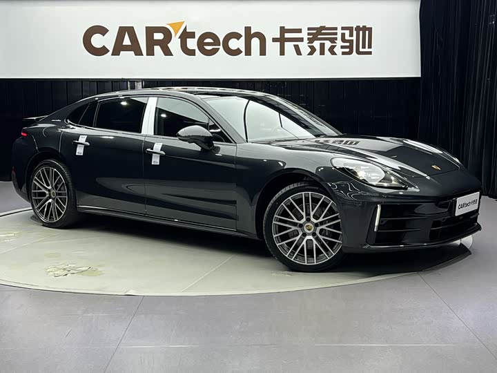 Porsche Panamera 4