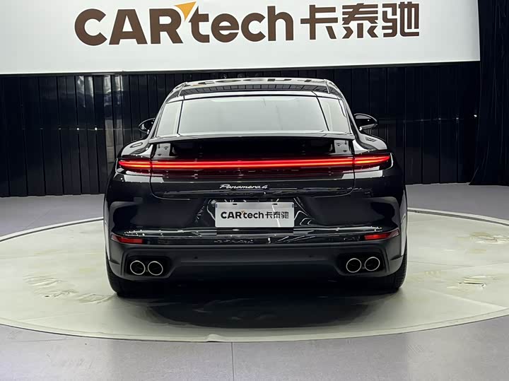 Porsche Panamera 4