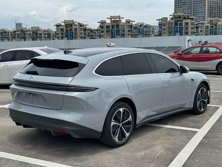 Nio ET5T