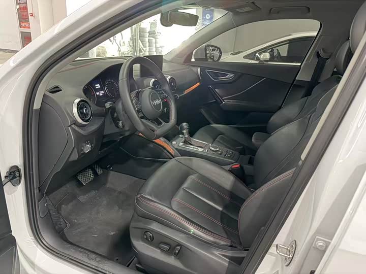 Audi Q2L