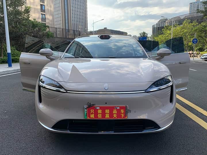 Luxeed Luxeed R7