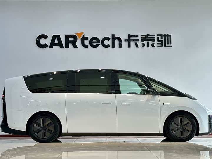 Li Auto MEGA Home Family Special Edition