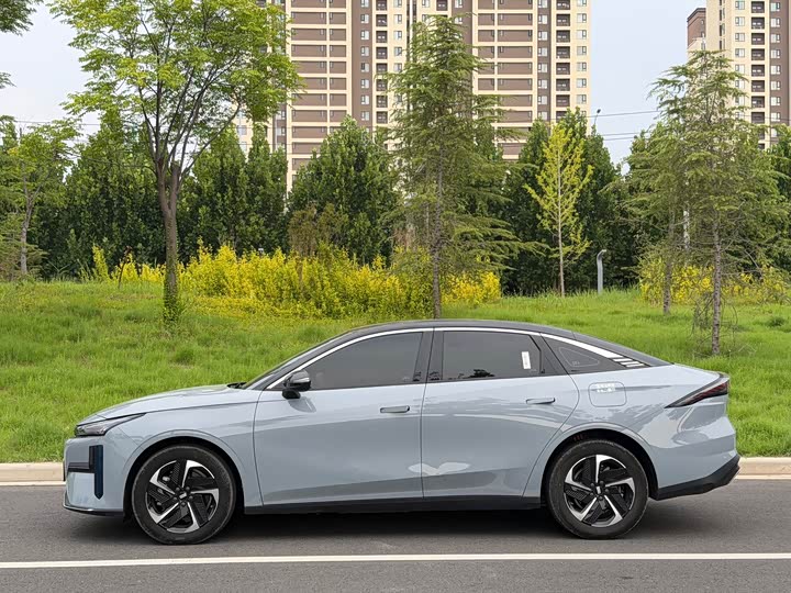 Geely Galaxy L6