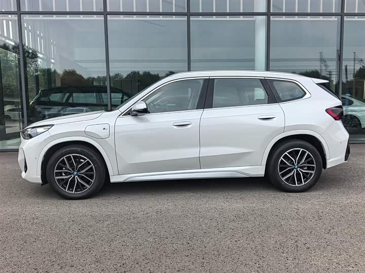 BMW iX1 eDrive25L M Sport Package