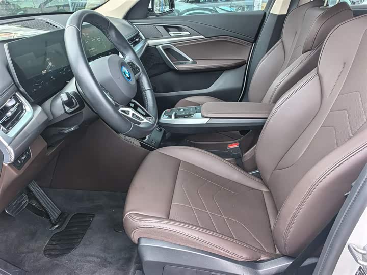 BMW iX1 eDrive25L M Sport Package