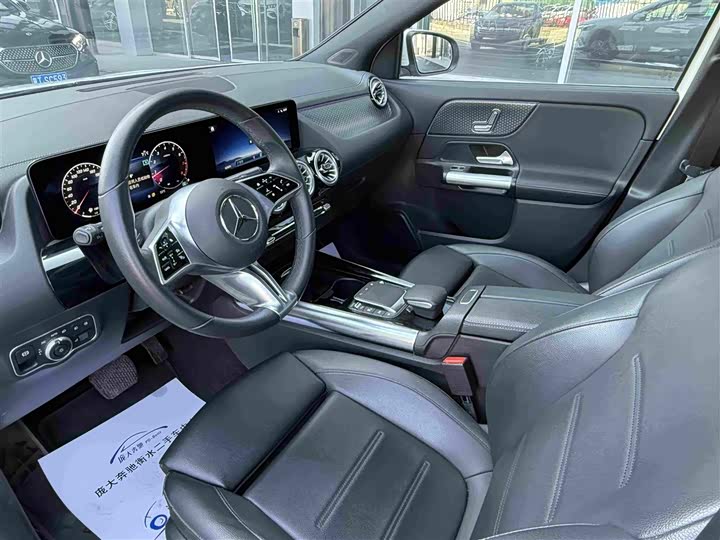 Mercedes-Benz GLA 220