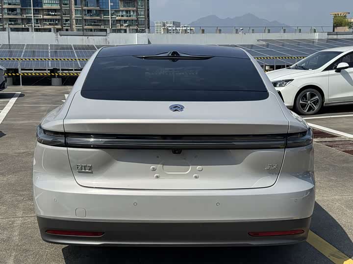 Nio ET7