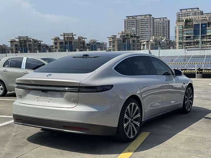 Nio ET7