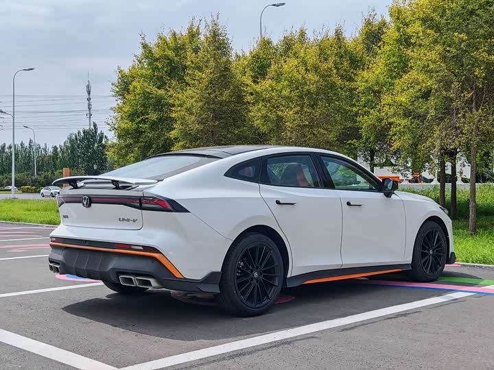 Changan UNI-V
