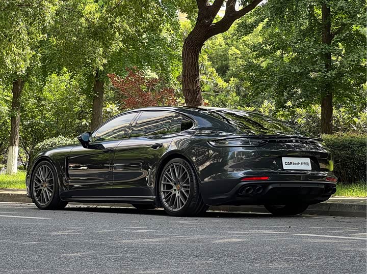 Porsche Panamera 4 Executive LWB Platinum