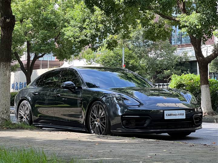 Porsche Panamera 4 Executive LWB Platinum