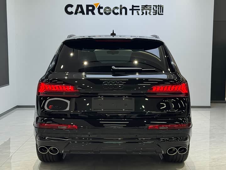 Audi SQ7 4.0 TFSI Dark Knight