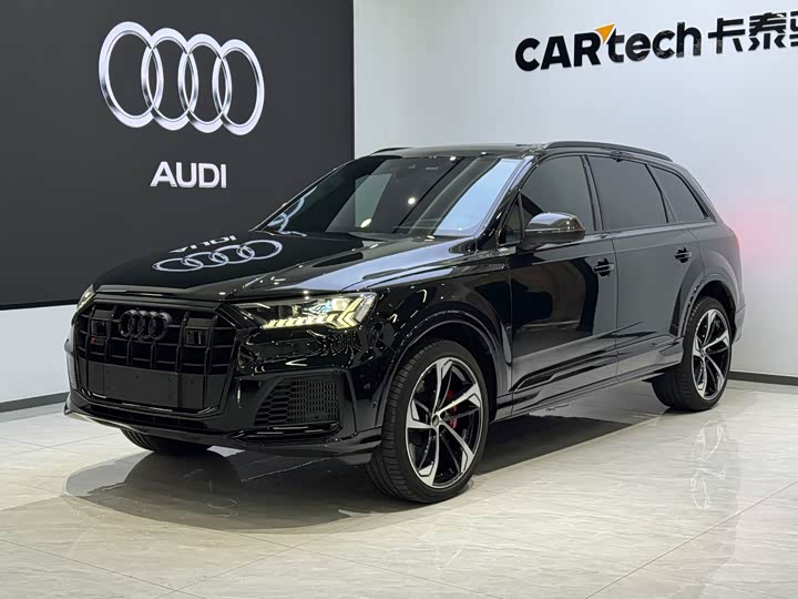 Audi SQ7 4.0 TFSI Dark Knight