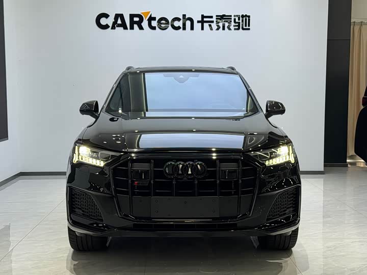 Audi SQ7 4.0 TFSI Dark Knight