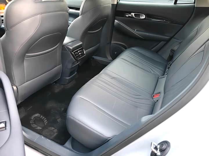 Geely Galaxy E5