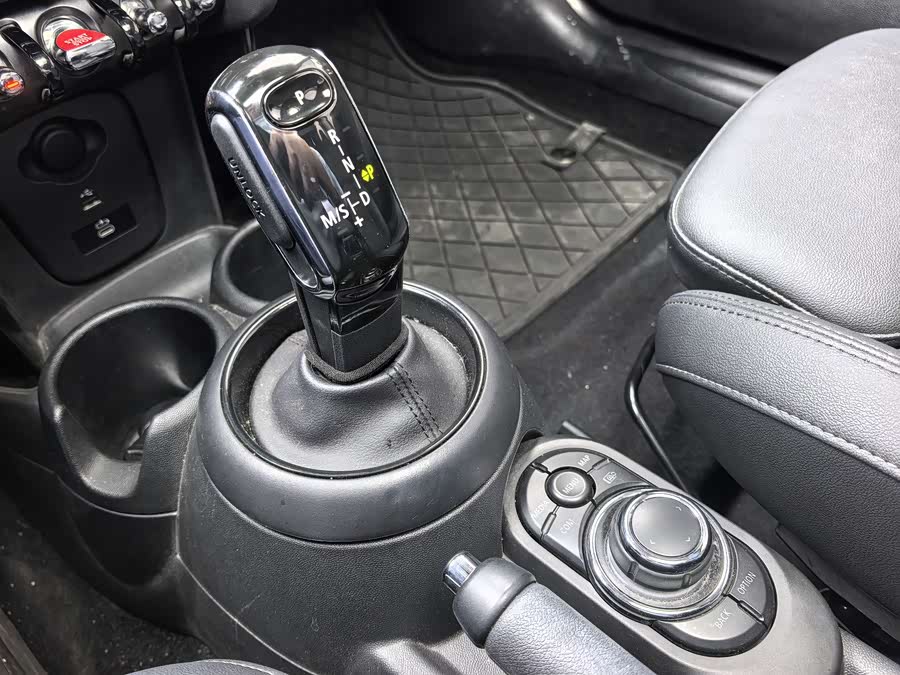 MINI 2023