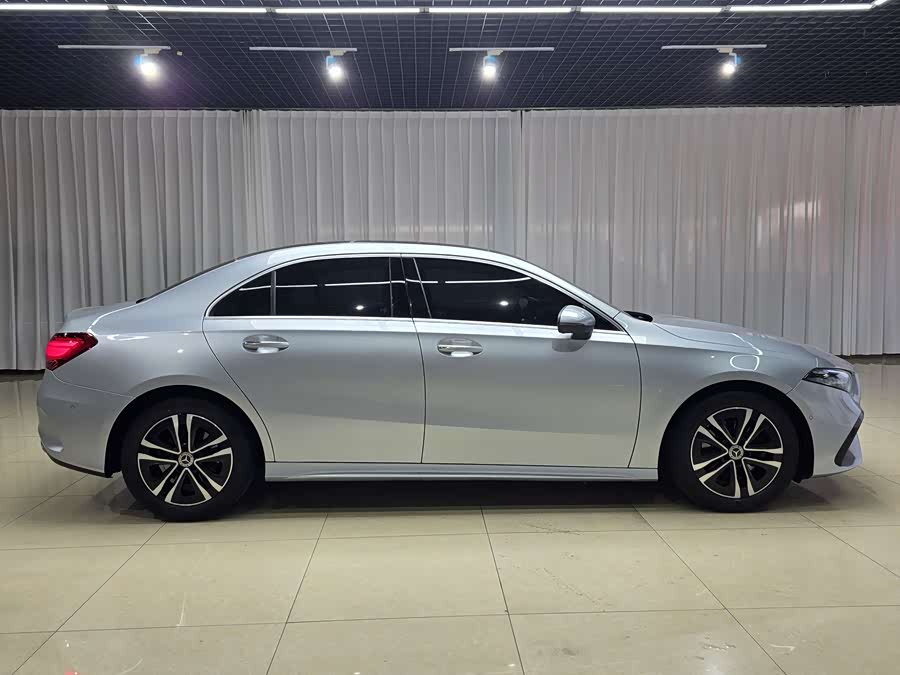 Mercedes-Benz A-Class 2024 A 200 L Dynamic