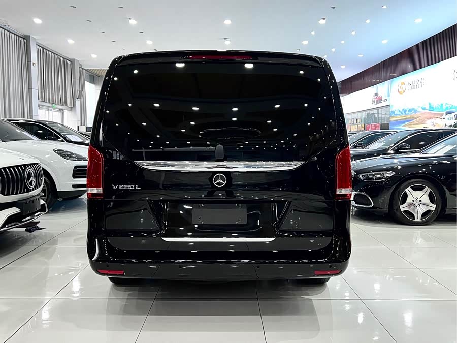 Mercedes-Benz V-Class 2022 V 260 L Long Wheelbase Premium