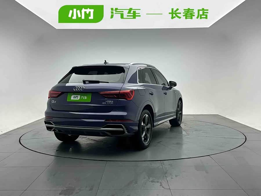 Audi Q3 35 TFSI Fashion Zhiya