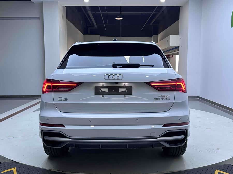 Audi Q3 35 TFSI Fashion Zhiya