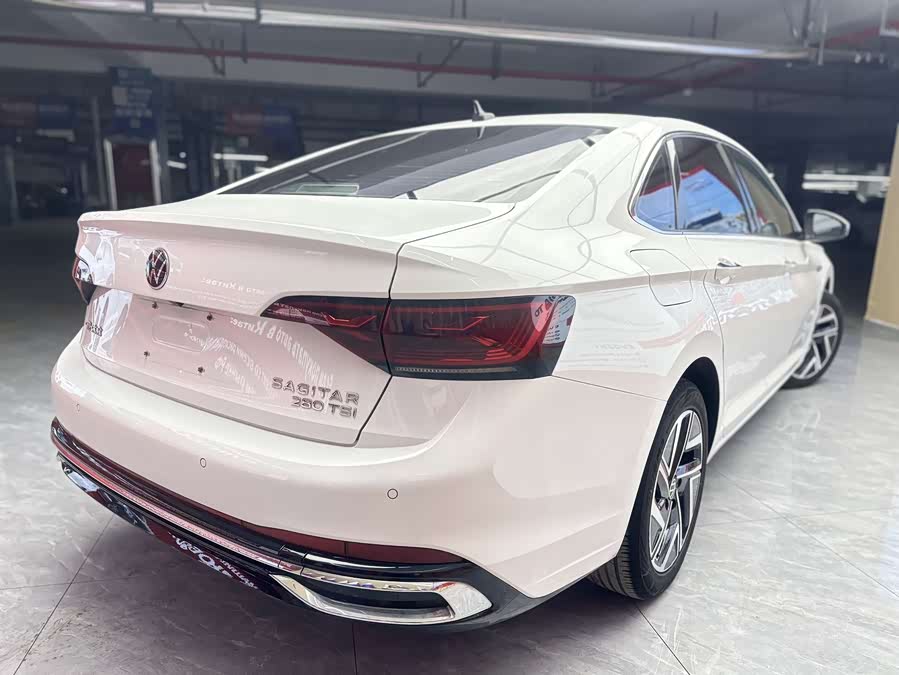 Volkswagen Sagitar