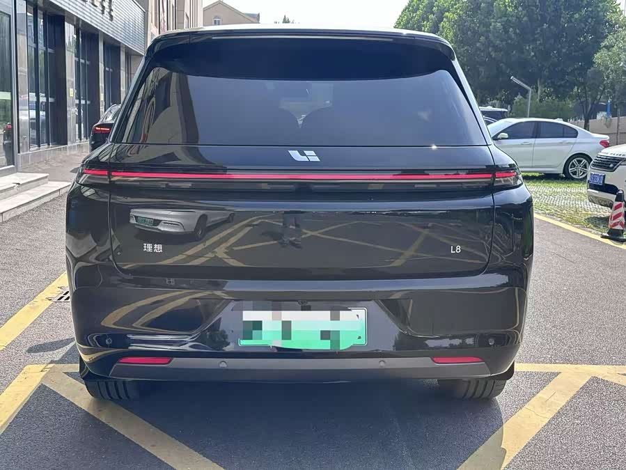 Li Auto L8