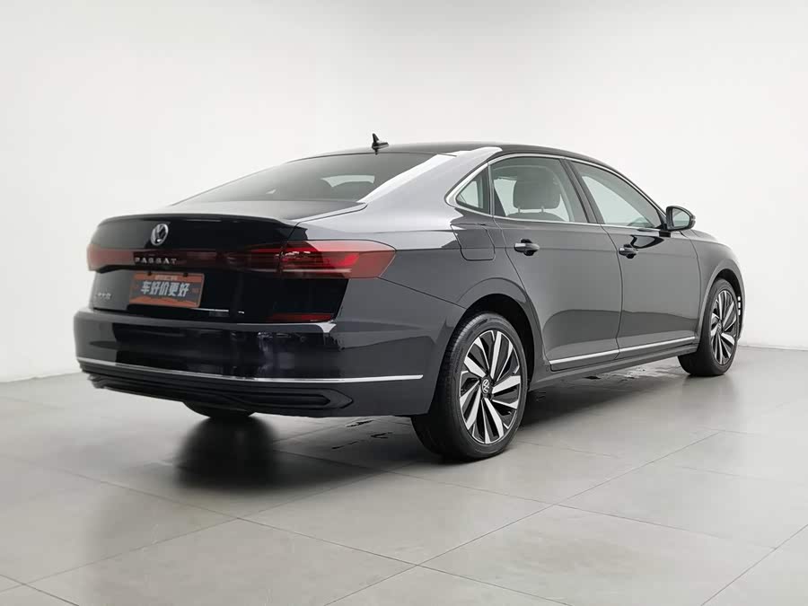 Volkswagen Passat 2025 Outstanding Edition