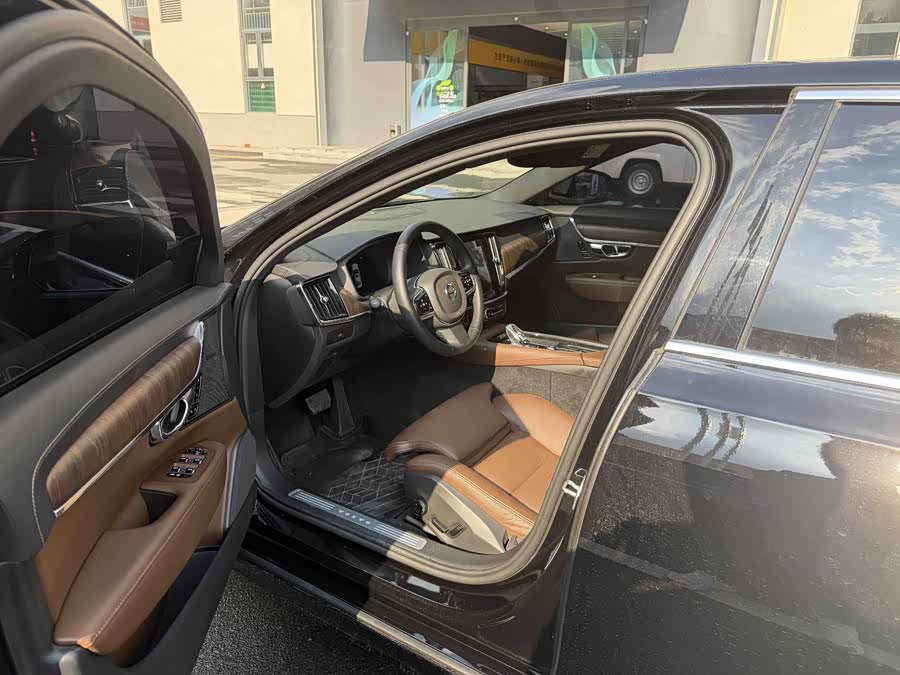 Volvo S90 B5 Zhiyuan Luxury