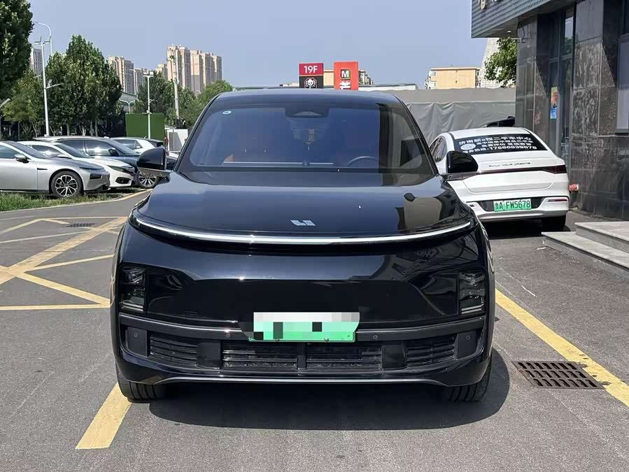 Li Auto L8