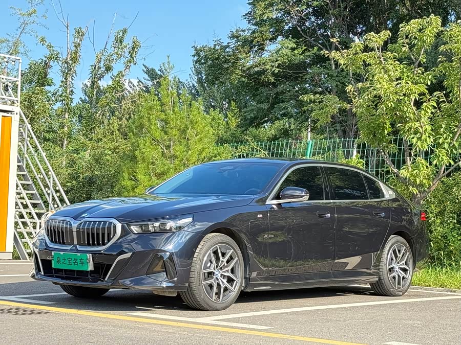 BMW i5 eDrive35L Premium M Sport Package