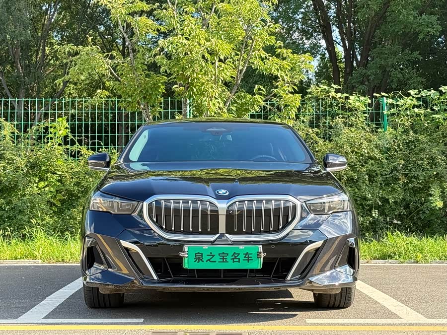 BMW i5 eDrive35L Premium M Sport Package