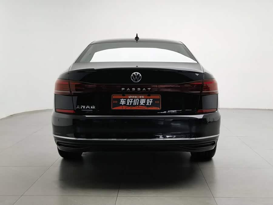 Volkswagen Passat 2025 Outstanding Edition