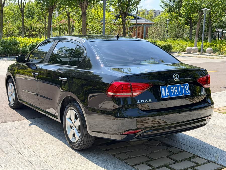 Volkswagen Lavida 1.5 AT Fashion