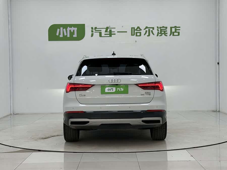 Audi Q3 35 TFSI Fashion Zhiya