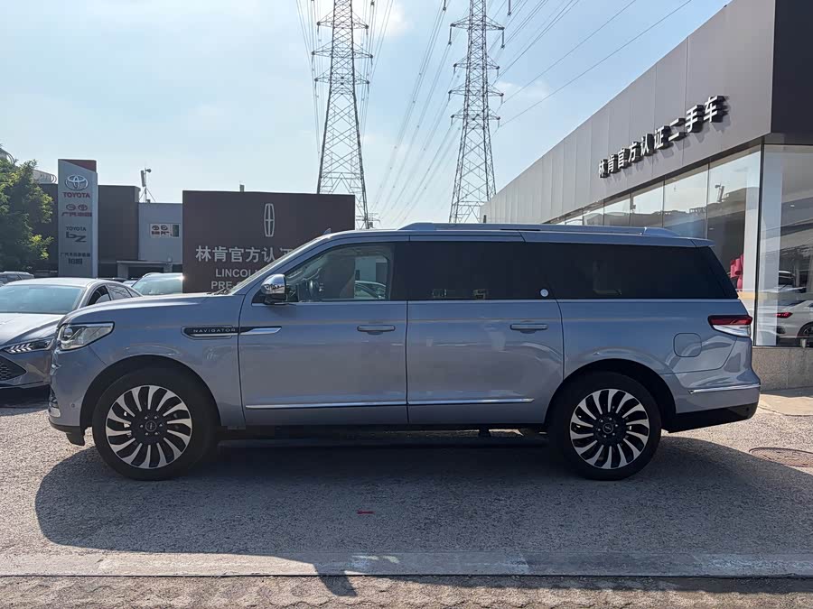 Lincoln Navigator